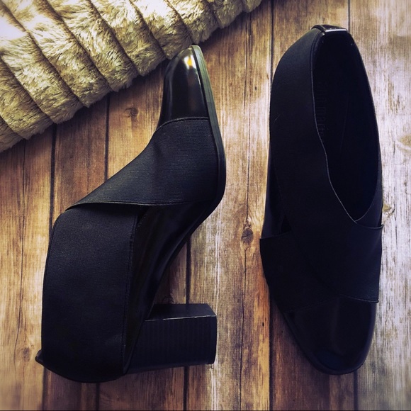 Ann Marino by Bettye Muller “Awesome Twist” Heel - Picture 3 of 8